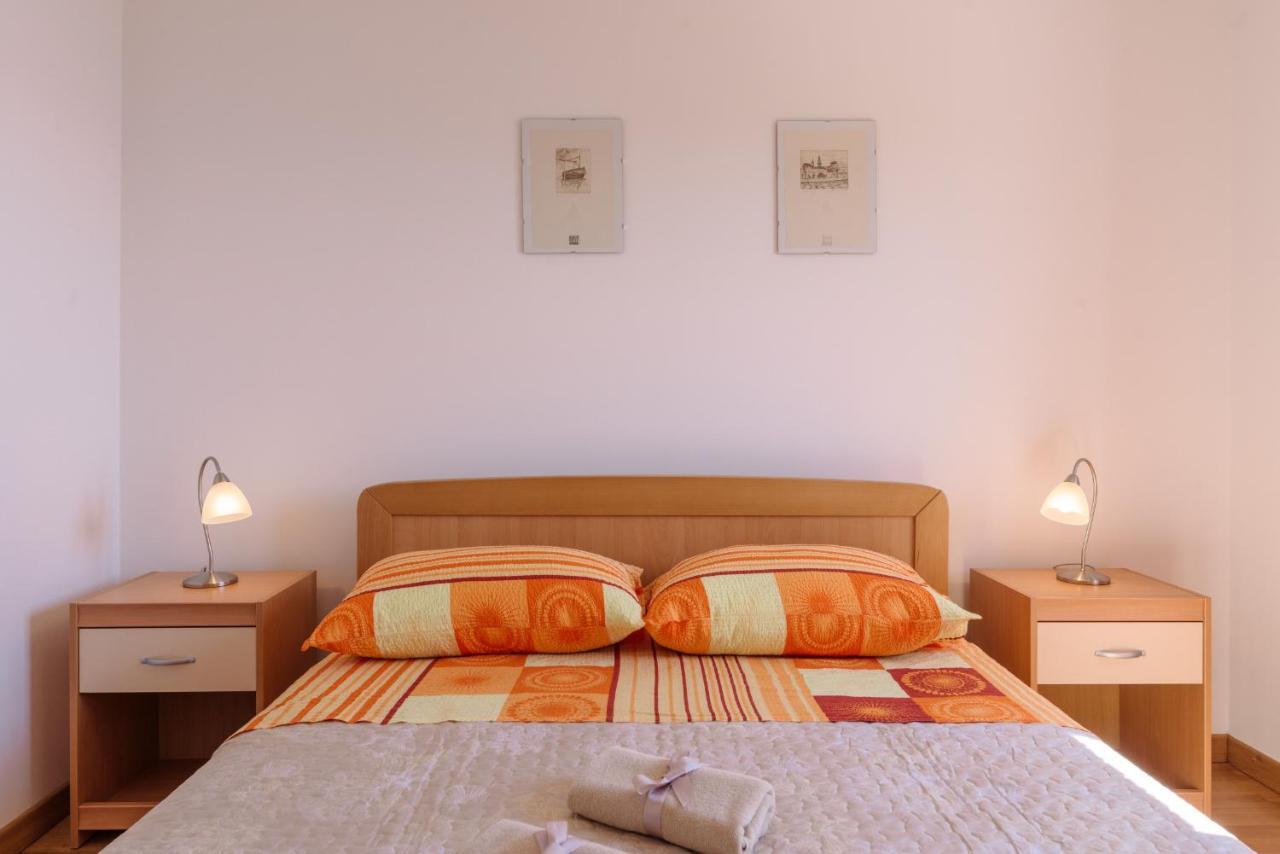 Apartment Marijana Trogir Bagian luar foto